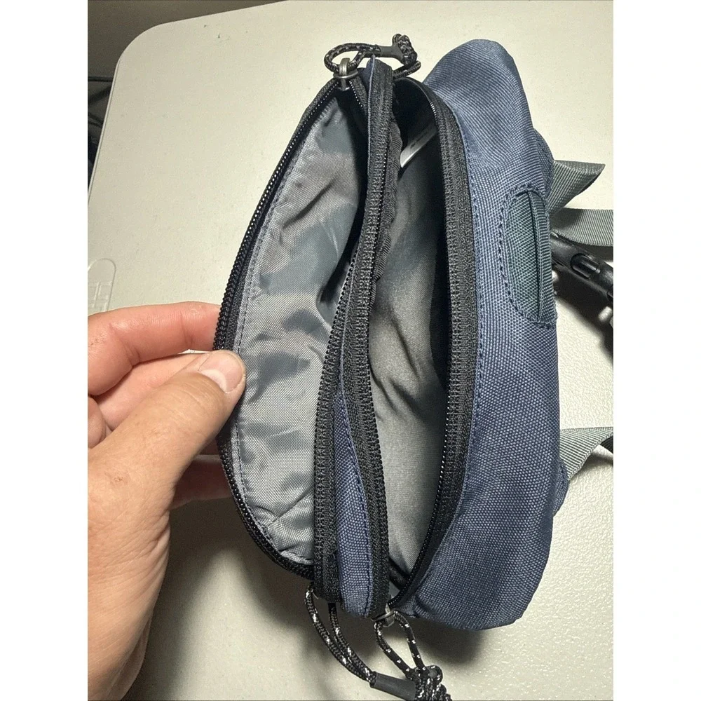 Marmot Waist Pack Multi Pocket Bag Lumbar Fanny Pack Bag Small Blue Two Zip